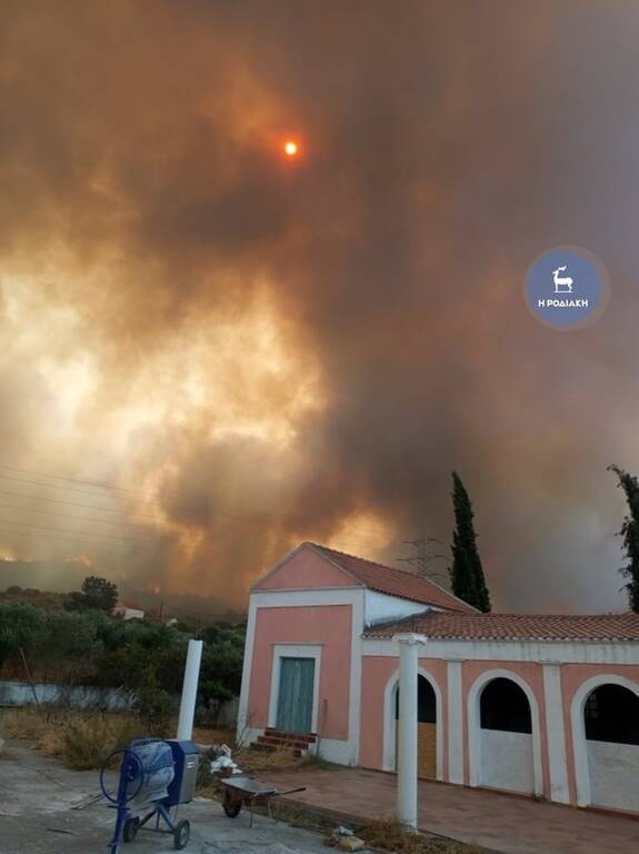 Φωτιά τώρα: Σε πύρινο κλοιό η Ελλάδα από Έβρο μέχρι Ρόδο