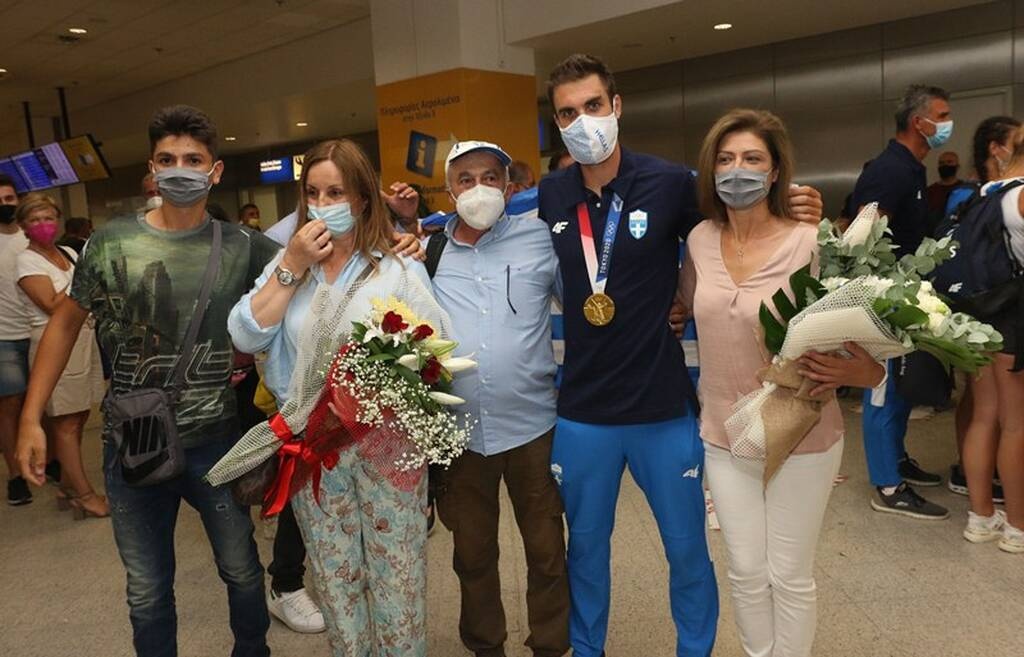 Ολυμπιακοί Αγώνες: Αποθέωση για τον «χρυσό» Ολυμπιονίκη Στέφανο Ντούσκο (photos+video)