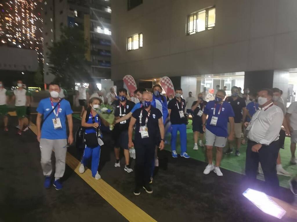 Ολυμπιακοί Αγώνες: «Ελλάς ολέ-ολέ» - Απίθανη υποδοχή σε Τεντόγλου και Πετρούνια (videos+photos)