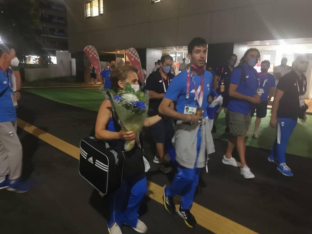 Ολυμπιακοί Αγώνες: «Ελλάς ολέ-ολέ» - Απίθανη υποδοχή σε Τεντόγλου και Πετρούνια (videos+photos)