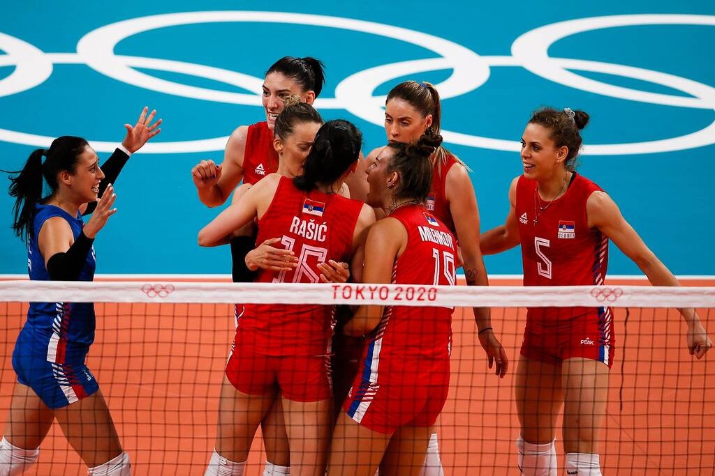 Ολυμπιακοί Αγώνες: Οι ΗΠΑ διέλυσαν με 3-0 σετ τη Σερβία και προκρίθηκαν στον τελικό (photos+video)