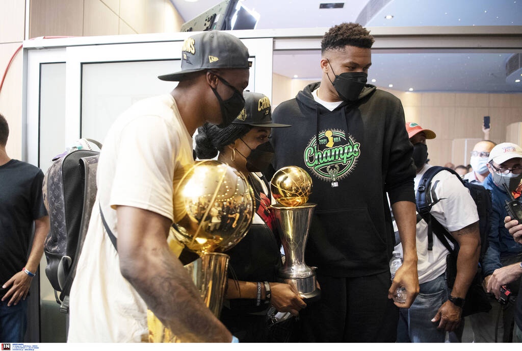 Γιάννης Αντετοκούνμπο: Δίπλα στους πυρόπληκτους της χώρας