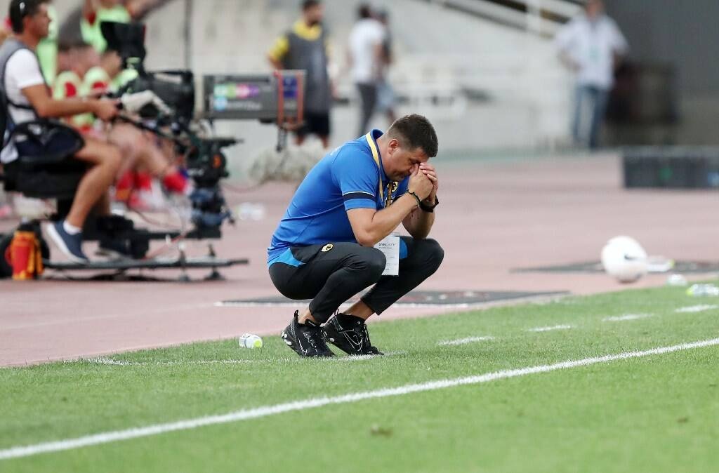ΑΕΚ: Τα έψαλλε σε παίκτες ο Μιλόγεβιτς (photos)