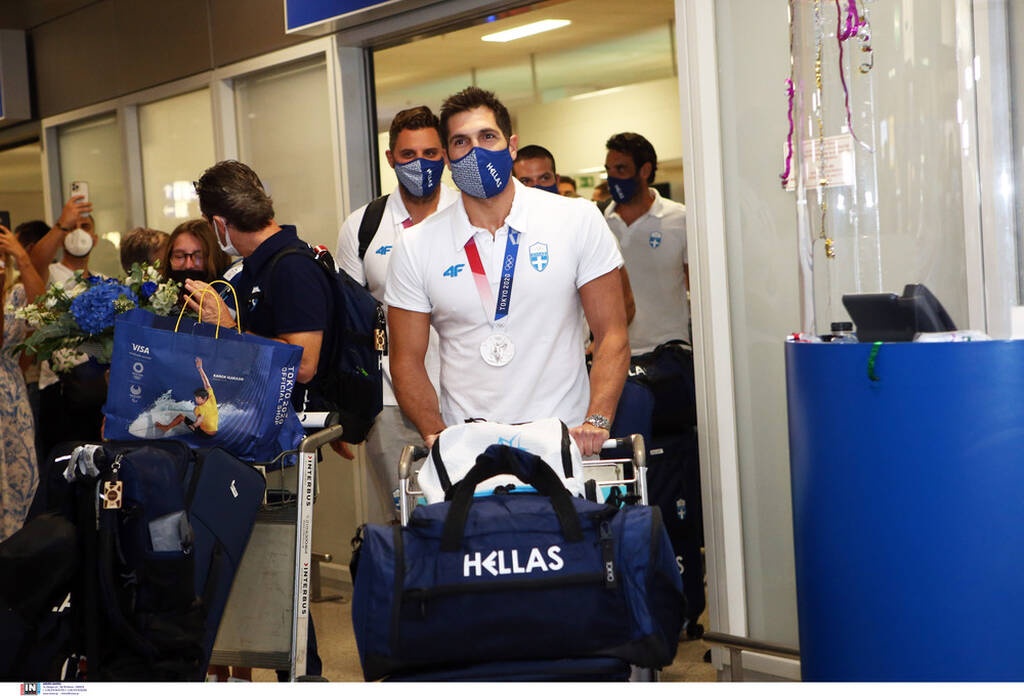 Ολυμπιακοί Αγώνες: Αποθεωτική υποδοχή στην ασημένια Εθνική πόλο