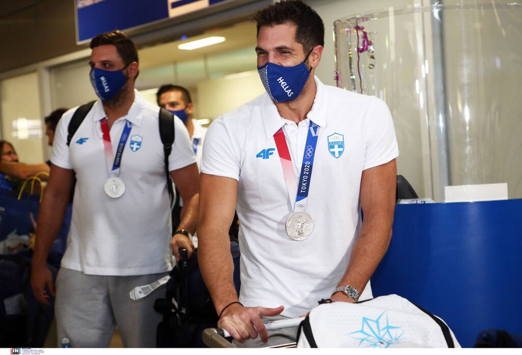 Ολυμπιακοί Αγώνες: Αποθεωτική υποδοχή στην ασημένια Εθνική πόλο