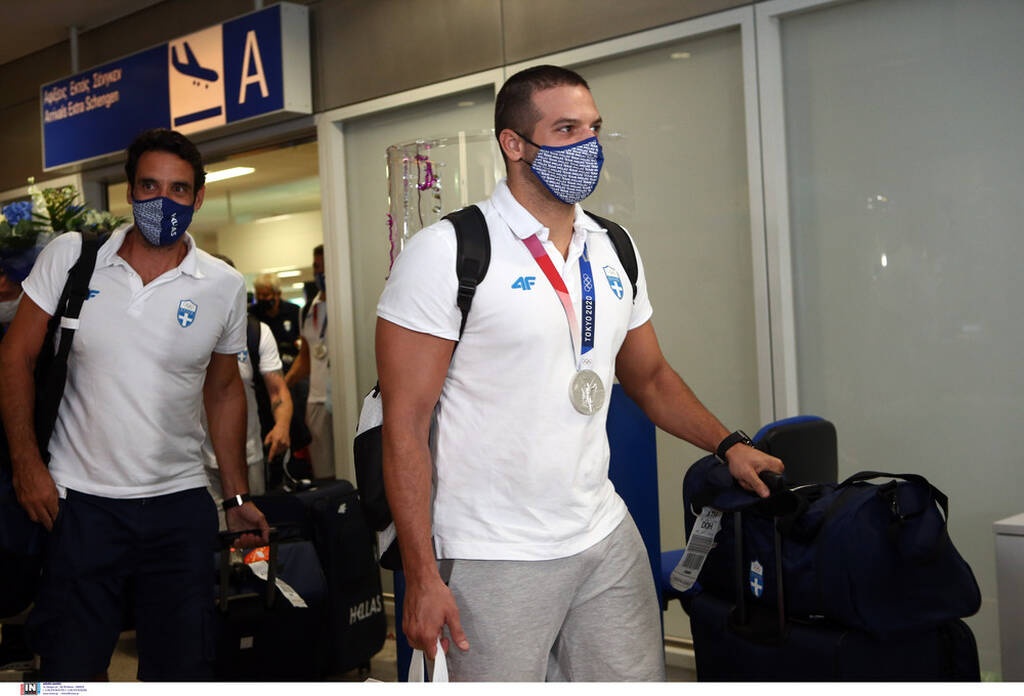 Ολυμπιακοί Αγώνες: Αποθεωτική υποδοχή στην ασημένια Εθνική πόλο