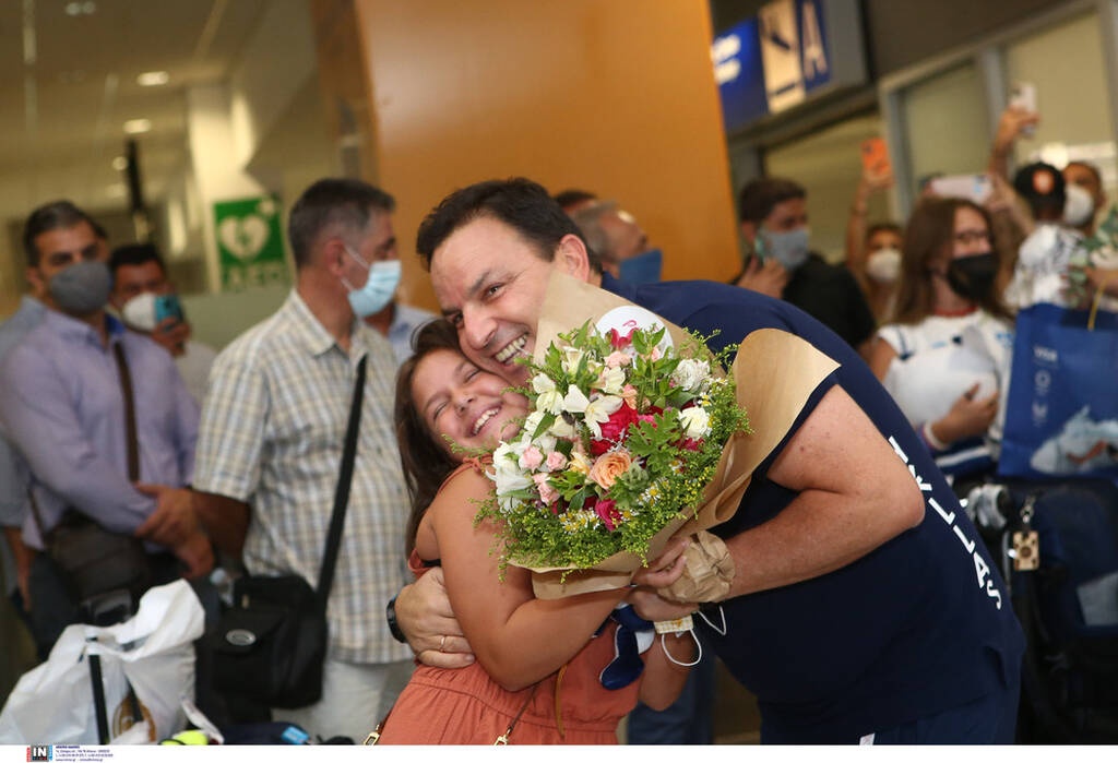 Ολυμπιακοί Αγώνες: Αποθεωτική υποδοχή στην ασημένια Εθνική πόλο