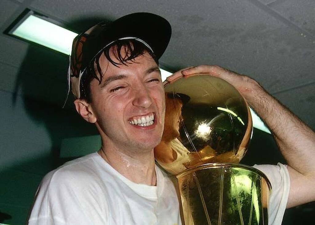Hall Οf Fame: Ο Μάικλ Τζόρνταν θα παρουσιάσει τον Τόνι Κούκοτς!