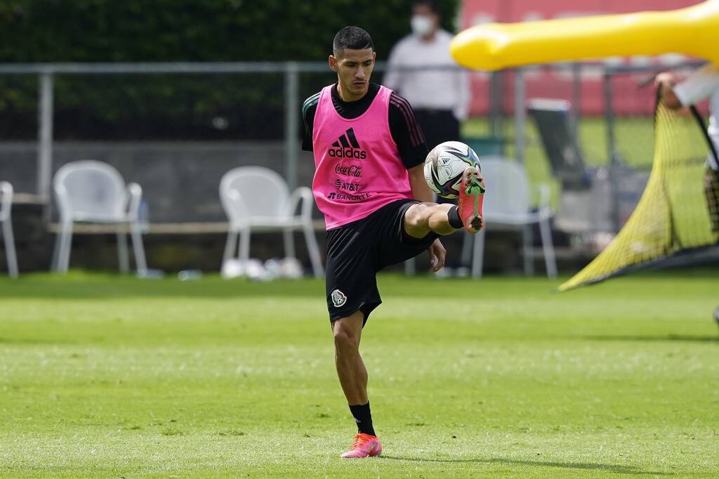 Ολυμπιακός: Ο Μεξικανός εξτρέμ που πρότεινε ο Καστίγιο (photos+video)