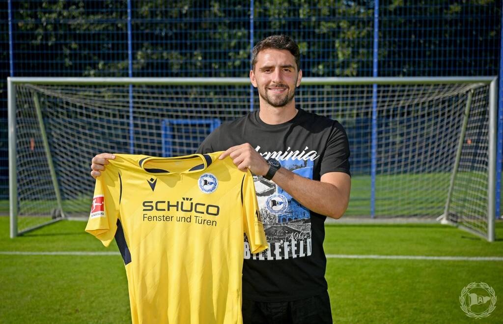 Εκεί συνεχίζει την καριέρα του ο Στέφανος Καπίνο