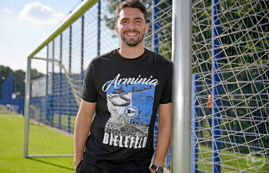 Εκεί συνεχίζει την καριέρα του ο Στέφανος Καπίνο