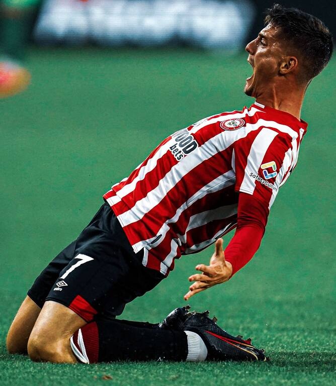 Premier League: Οι «σφήκες» τσίμπησαν 74 χρόνια μετά! (Videos)