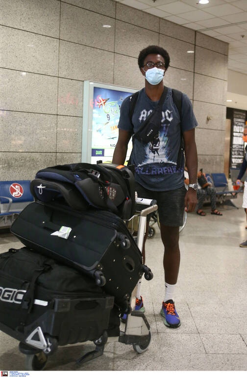 Ολυμπιακός: Ήρθε ο Ζαν Σαρλ, ανοικτό το θέμα του ξένου