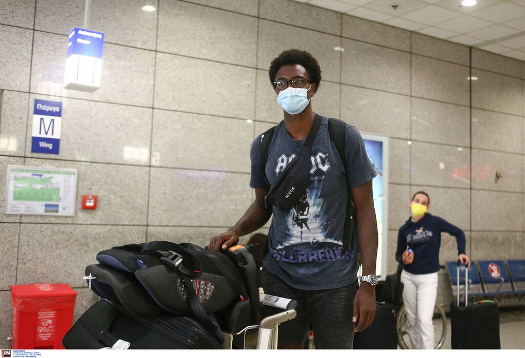 Ολυμπιακός: Ήρθε ο Ζαν Σαρλ, ανοικτό το θέμα του ξένου