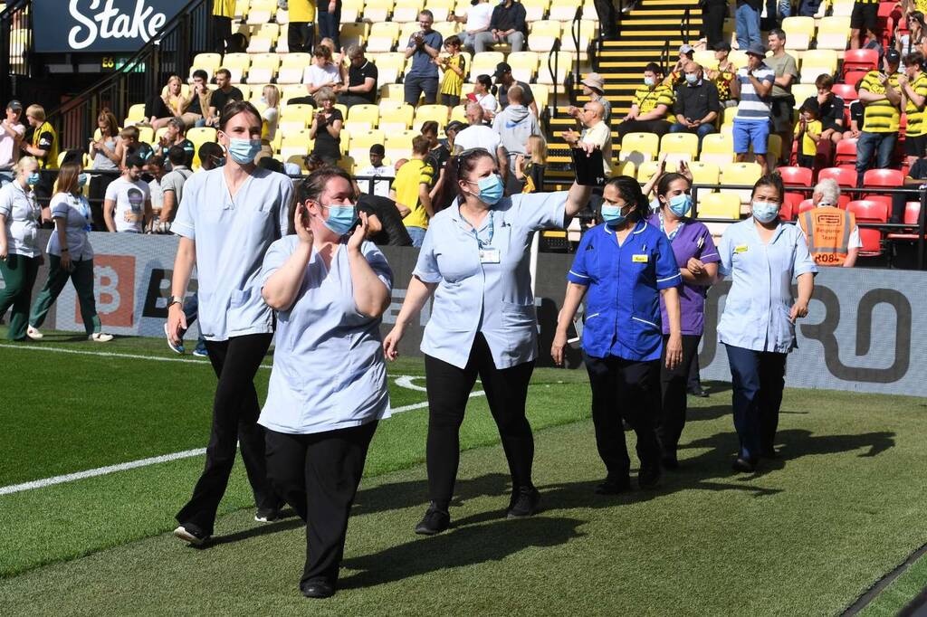 Premier League: Τίμησαν γιατρούς και νοσηλευτές στο Γουότφορντ-Άστον Βίλα! (Photos)