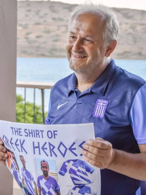 Ο Γαλανόλευκος Φάρος τίμησε τον Ολυμπιονίκη Λευτέρη Πετρούνια – Στο μουσείο η φανέλα του (photos)