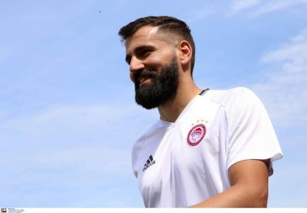 Πρόταση στον Σιόβα για επιστροφή στην Ελλάδα