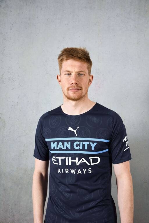 Μάντσεστερ Σίτι: Παρουσίασε την περίεργη τρίτη φανέλα της! (Video+Photos)