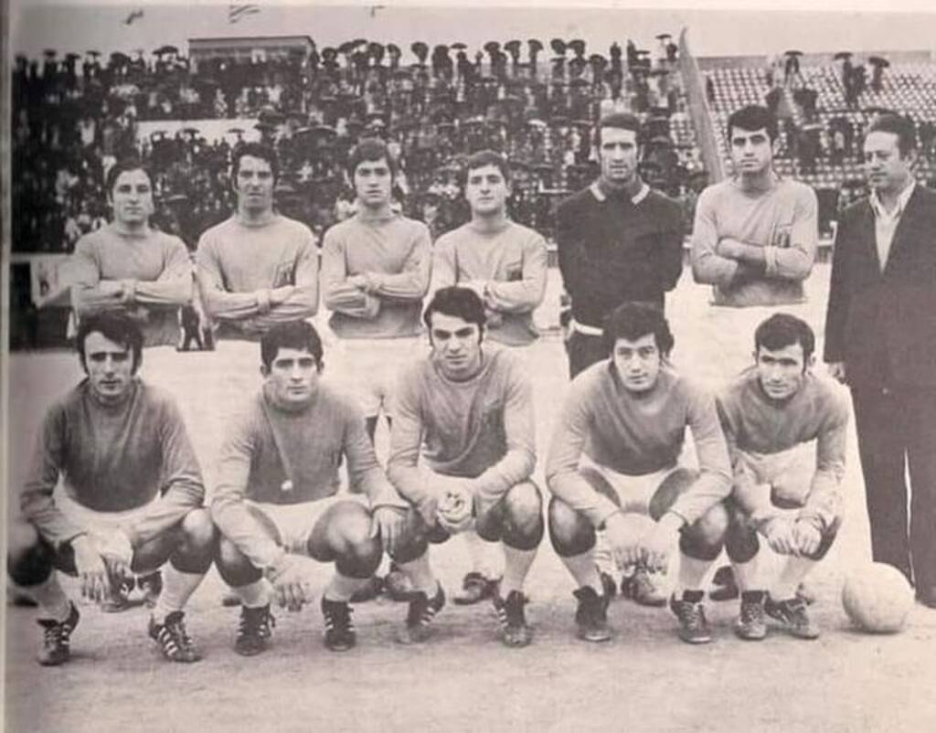 Στην φωτογραφία διακρίνεται 4ος στην πάνω σειρά διπλα στον τερματοφυλακα Ελευθεριάδη.