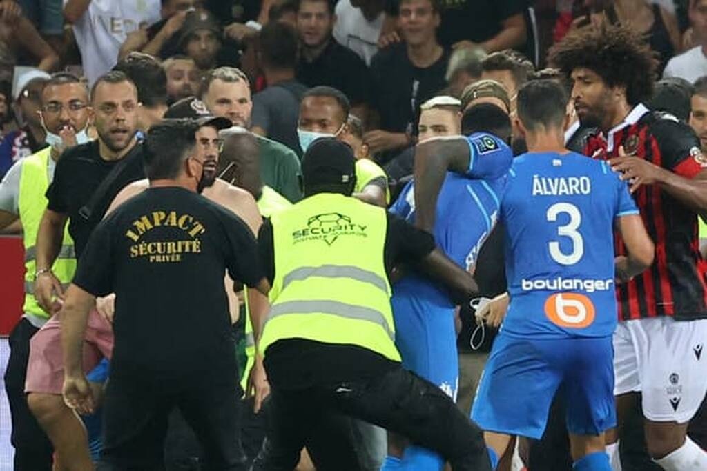 Επεισόδια στο Νις-Μαρσέιγ: Πέντε παίκτες τραυματίες! – Επιμένουν σε διακοπή οι Μασσαλοί (photos)