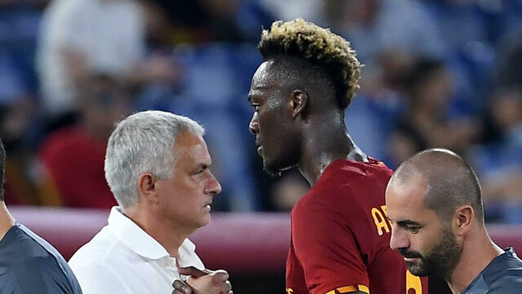 Ρόμα: Η βραδιά-ρεκόρ του Ζοσέ Μουρίνιο (photos+video)