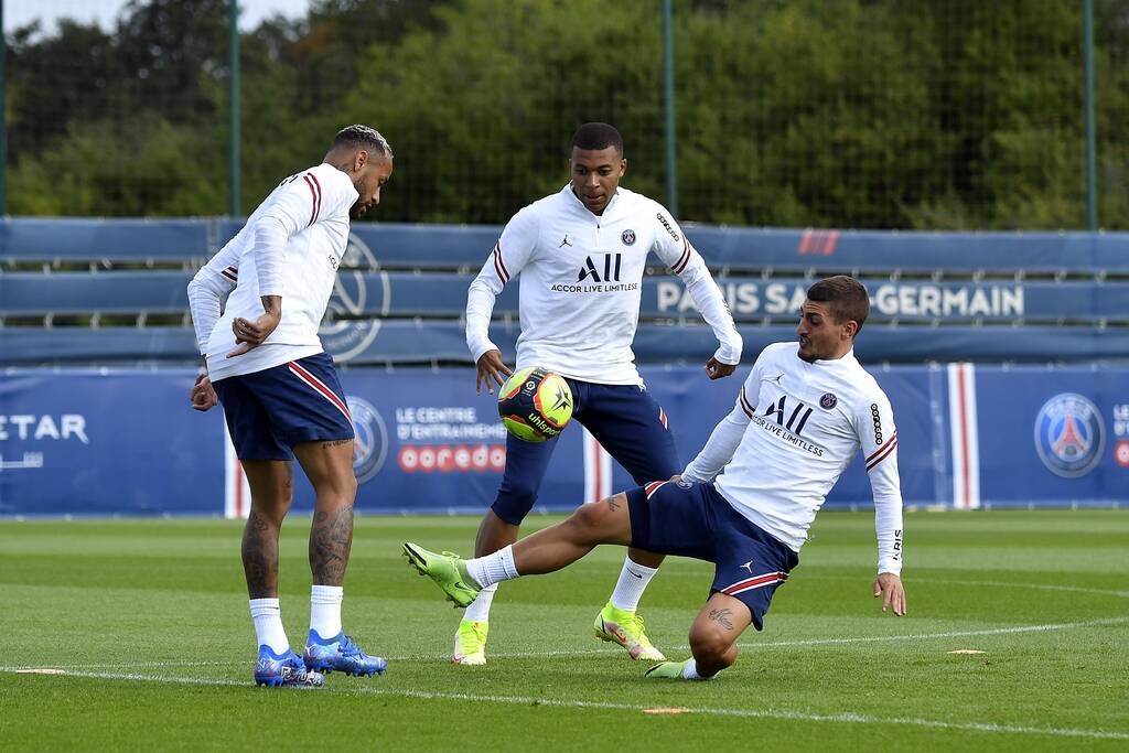 Εξελίξεις στο «θρίλερ» Ρεάλ Μαδρίτης - Εμπαπέ: Οι φωτογραφίες που βάζουν «φωτιά» στους Ισπανούς