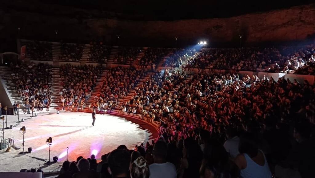 Αλέξανδρος Τσουβέλας: Οι «παρενέργειες» της κωμικής παράστασής του! (photos)