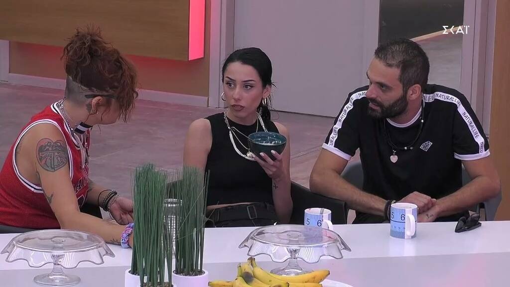 Big Brother: Βγήκαν τα… μαχαίρια - Έξαλλη παίκτρια: «Θα σπάσω τις φιλίες» (photos+video)