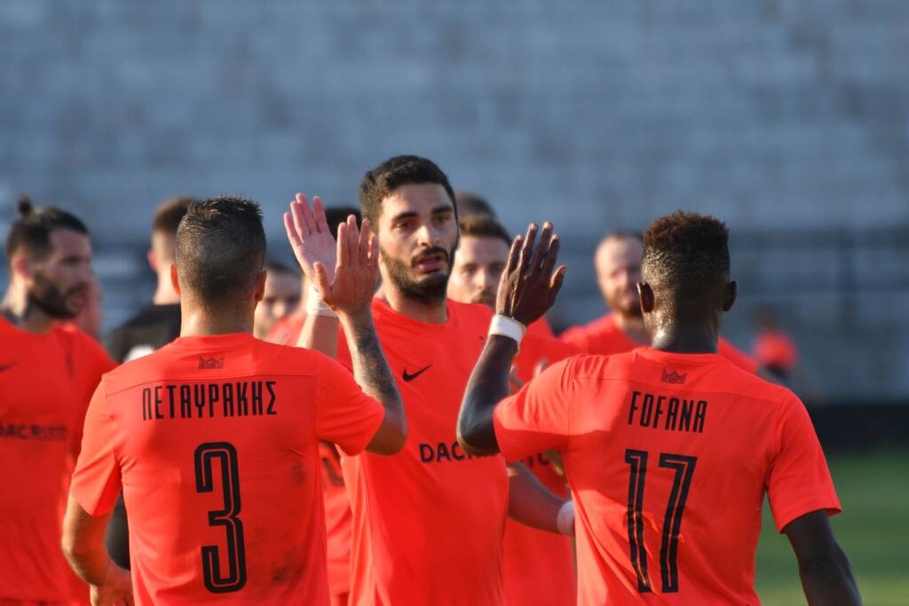 Βέροια: Έτοιμο το νέο πούλμαν, στα χρώματα της «Βασίλισσας» (photo)