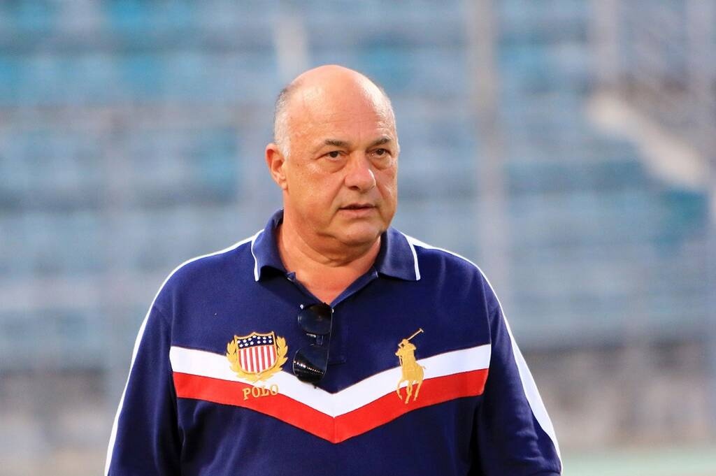 Επίθεση στον Αχιλλέα Μπέο - Του διέλυσαν το αυτοκίνητο (photos)