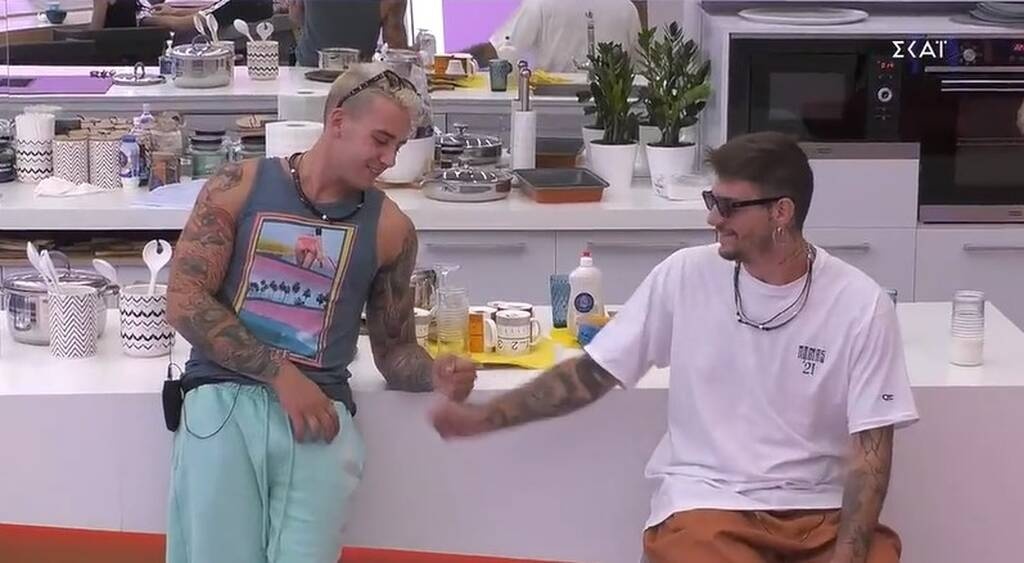 Big Brother: Βγήκαν τα… μαχαίρια - Έξαλλη παίκτρια: «Θα σπάσω τις φιλίες» (photos+video)