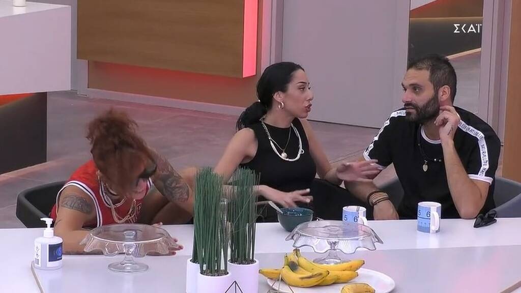 Big Brother: Βγήκαν τα… μαχαίρια - Έξαλλη παίκτρια: «Θα σπάσω τις φιλίες» (photos+video)