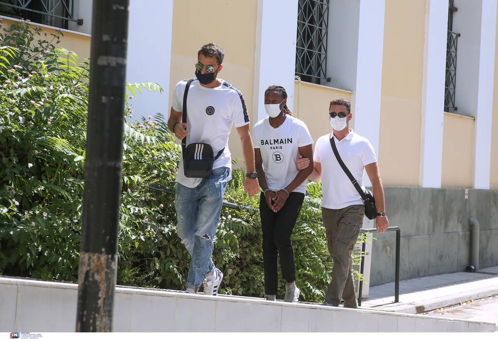 Ρούμπεν Σεμέδο: Φώναξε «αθώος» βγαίνοντας από την ανάκριση - Οι λόγοι που αφέθηκε ελεύθερος