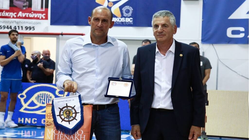 Π. Αγγελόπουλος: «Δυνατός φέτος ο Ολυμπιακός» - Η προσφορά για αγορά πυροσβεστικού στην Εύβοια