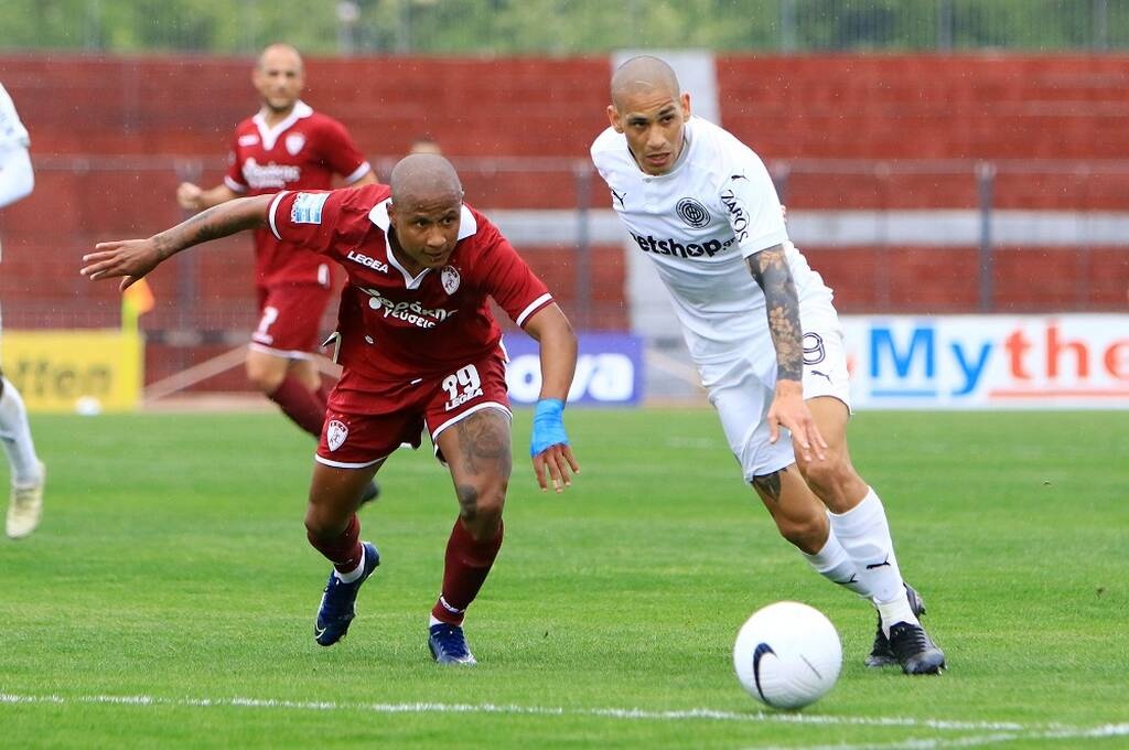 ΟΦΗ: Πλήγμα με Μεγιάδο - Μπαίνει στο χειρουργείο (photos)