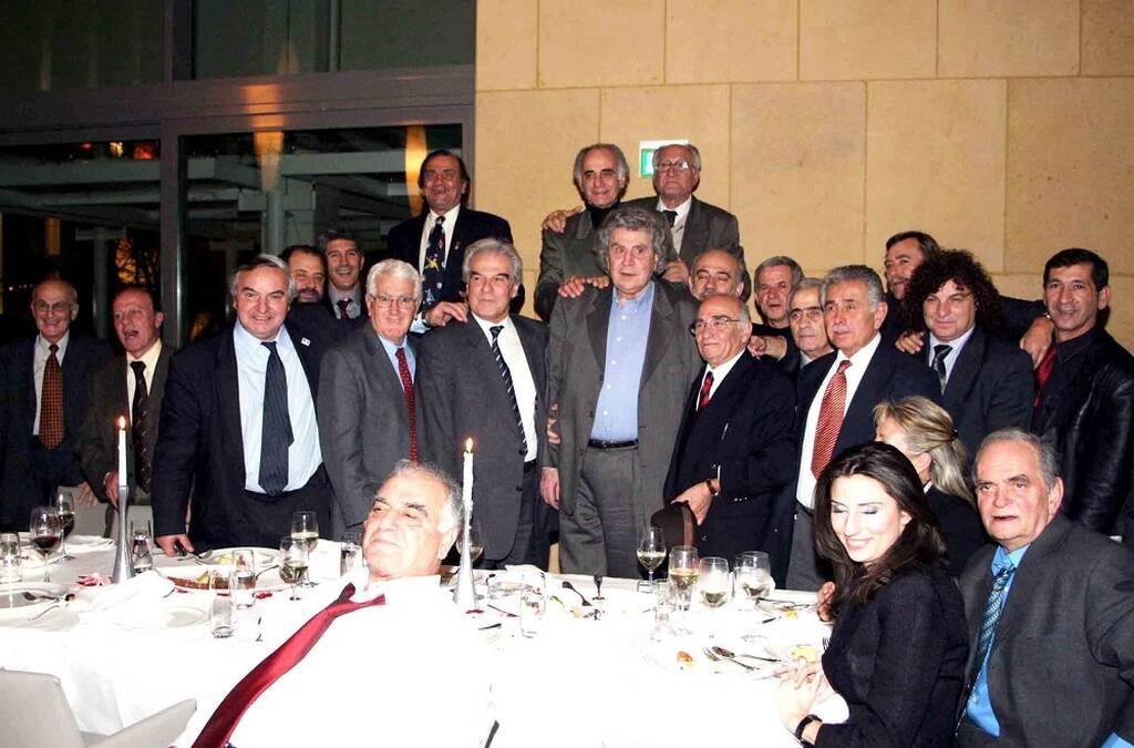 Μίκης Θεοδωράκης: Η αγάπη για το ποδόσφαιρο και η λατρεία για τον Ολυμπιακό (photos)