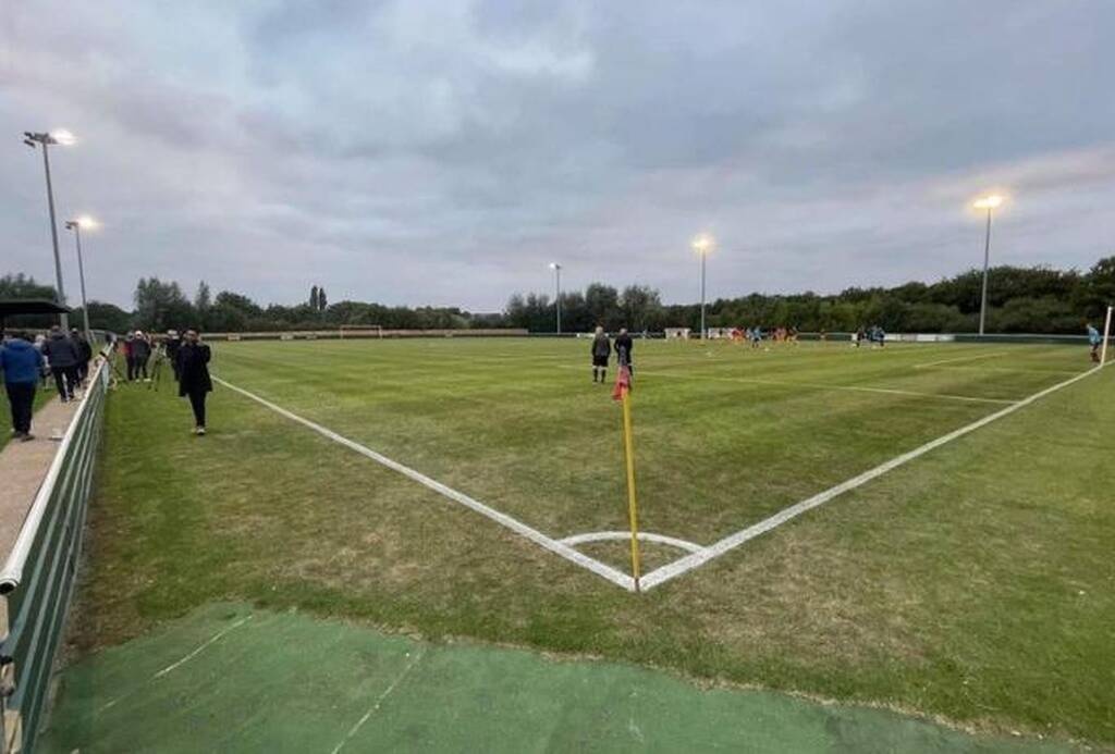 «Πάγωσαν» στην Μεγάλη Βρετανία - Παίκτης κατέρρευσε στο γήπεδο (photos)