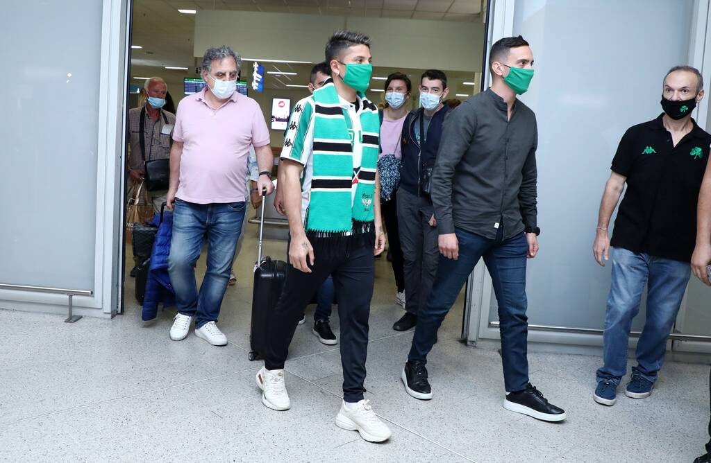 Παναθηναϊκός: Δεν μπορούσε να περιμένει να βάλει τη φανέλα! (Photos)