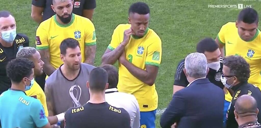 Απίθανα σκηνικά στο Βραζιλία-Αργεντινή - Η αστυνομία έκανε «ντου» και διέκοψε τον αγώνα! (Photos)