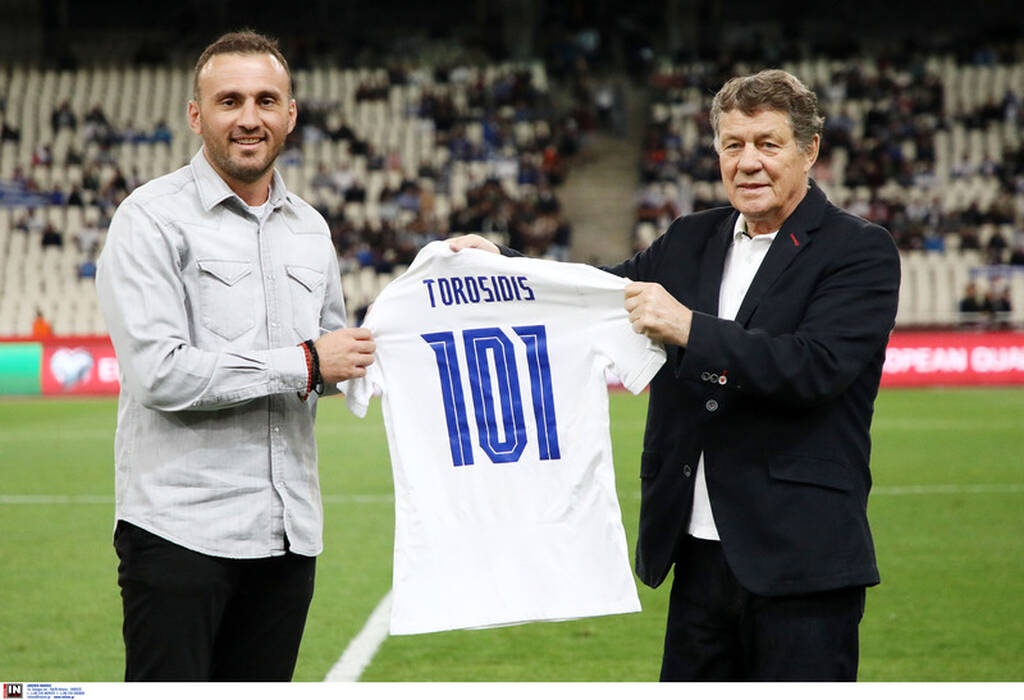 Ελλάδα-Σουηδία: Παρών ο βασιλιάς Ρεχάγκελ - Τιμήθηκε ο Τοροσίδης (video+photos)