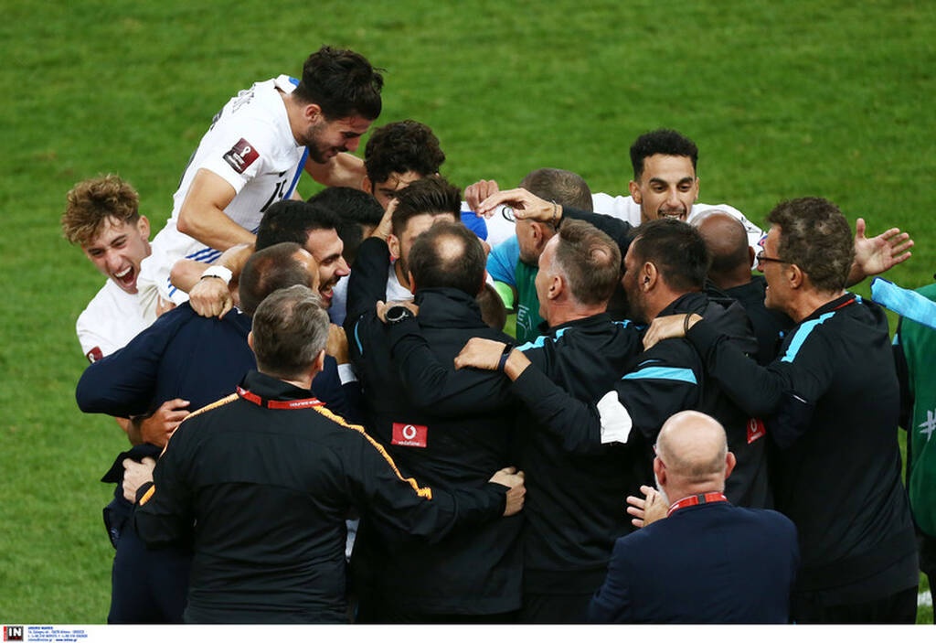 Ελλάδα-Σουηδία 2-1: Οι αγκαλιές στον Φαν’τ Σχιπ και οι έξαλλοι πανηγυρισμοί στο ΟΑΚΑ! (video+photos)