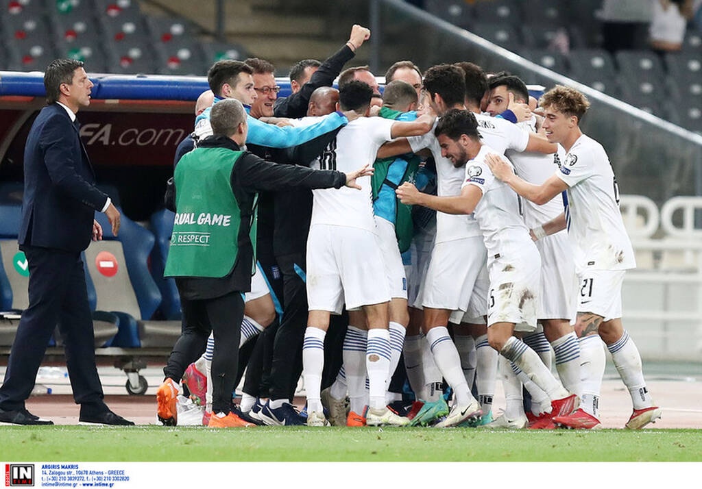 Ελλάδα-Σουηδία 2-1: Οι αγκαλιές στον Φαν’τ Σχιπ και οι έξαλλοι πανηγυρισμοί στο ΟΑΚΑ! (video+photos)