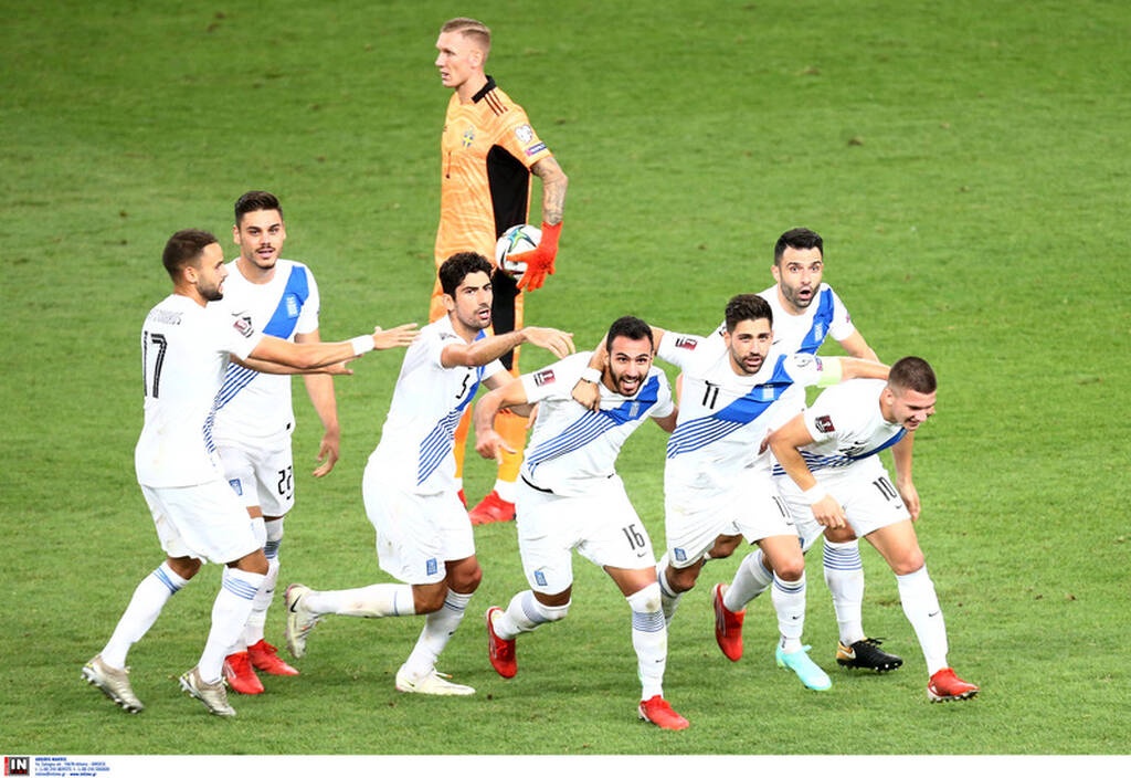 Ελλάδα-Σουηδία 2-1: Οι αγκαλιές στον Φαν’τ Σχιπ και οι έξαλλοι πανηγυρισμοί στο ΟΑΚΑ! (video+photos)