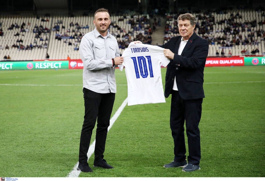 Ελλάδα-Σουηδία: Παρών ο βασιλιάς Ρεχάγκελ - Τιμήθηκε ο Τοροσίδης (video+photos)