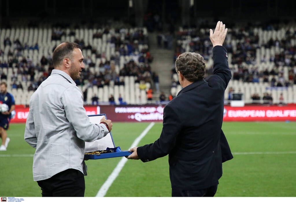 Ελλάδα-Σουηδία: Παρών ο βασιλιάς Ρεχάγκελ - Τιμήθηκε ο Τοροσίδης (video+photos)