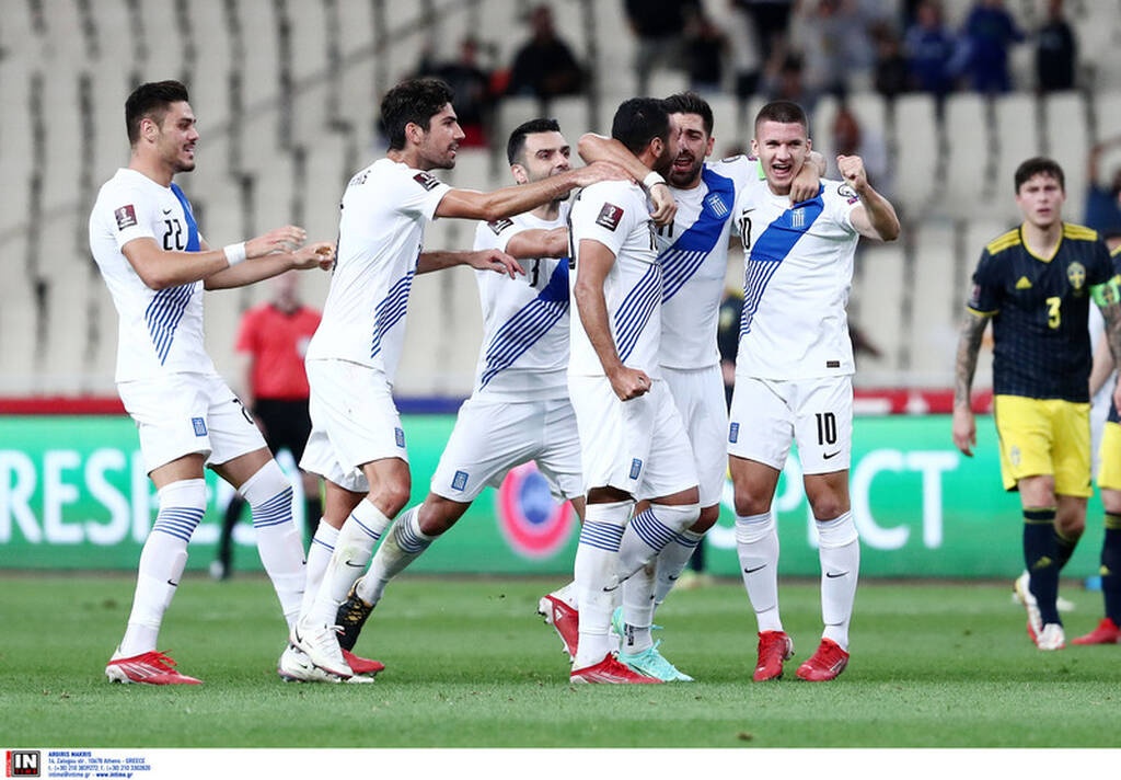 Ελλάδα-Σουηδία 2-1: Οι αγκαλιές στον Φαν’τ Σχιπ και οι έξαλλοι πανηγυρισμοί στο ΟΑΚΑ! (video+photos)