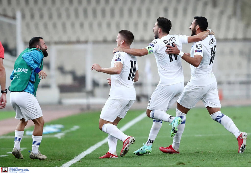 Ελλάδα-Σουηδία 2-1: Οι αγκαλιές στον Φαν’τ Σχιπ και οι έξαλλοι πανηγυρισμοί στο ΟΑΚΑ! (video+photos)