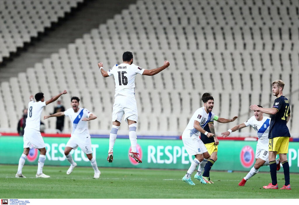 Ελλάδα-Σουηδία 2-1: Οι αγκαλιές στον Φαν’τ Σχιπ και οι έξαλλοι πανηγυρισμοί στο ΟΑΚΑ! (video+photos)