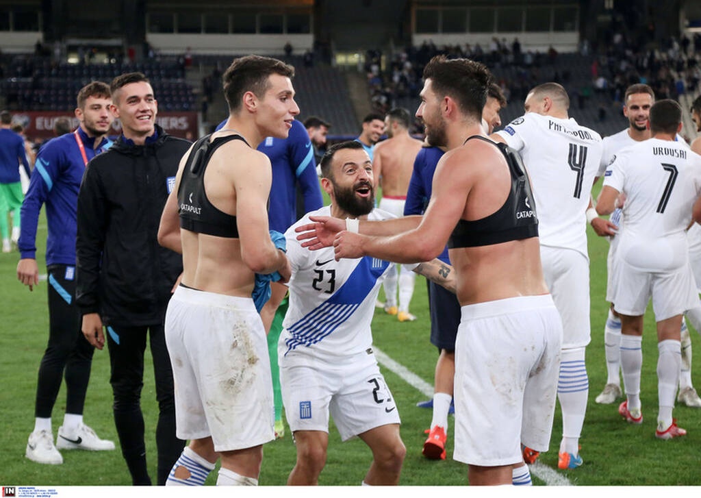Ελλάδα-Σουηδία 2-1: Οι αγκαλιές στον Φαν’τ Σχιπ και οι έξαλλοι πανηγυρισμοί στο ΟΑΚΑ! (video+photos)