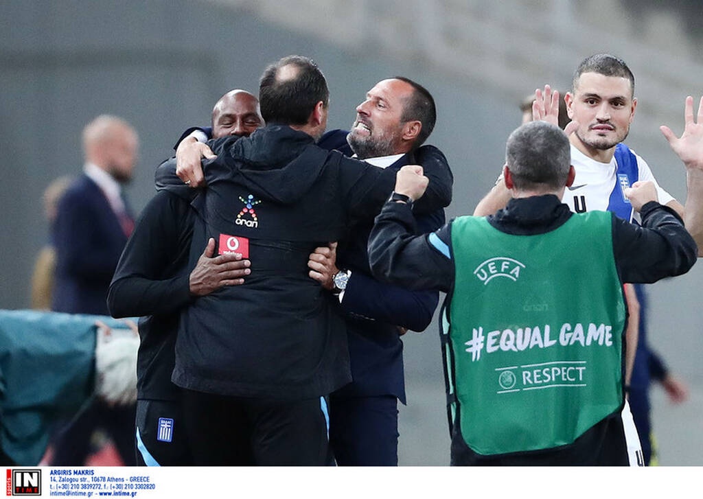 Ελλάδα-Σουηδία 2-1: Οι αγκαλιές στον Φαν’τ Σχιπ και οι έξαλλοι πανηγυρισμοί στο ΟΑΚΑ! (video+photos)